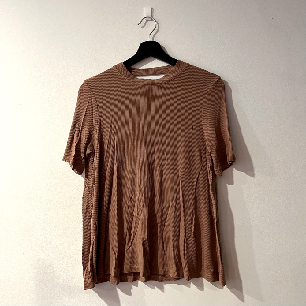 Ribbed Flowy Tee
